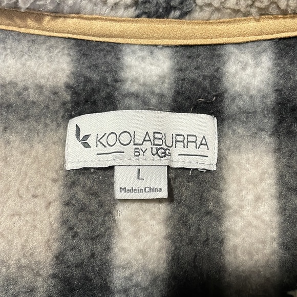 Kookaburra by UGG Womens I/4 zip fleece.  LG. - Picture 3 of 6
